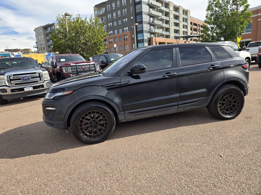 Used 2017 Land Rover Range Rover Evoque SE AWD/4WD image 6