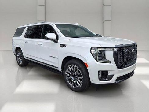Certified 2023 GMC Yukon XL Denali Ultimate w/ LPO, Floor Liner Package AWD/4WD image 7