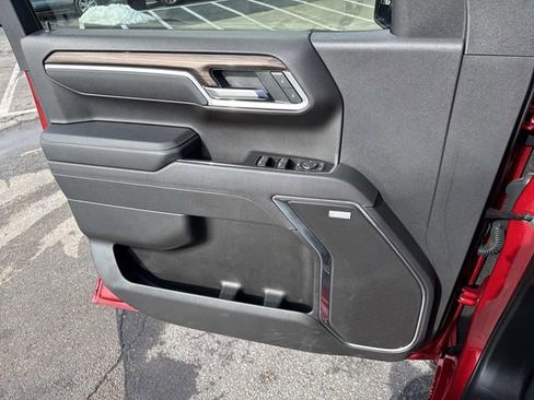 Used 2025 Chevrolet Silverado 1500 RST image 8