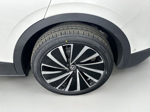 Used 2023 Volkswagen ID.4 Pro S Plus AWD/4WD image 11