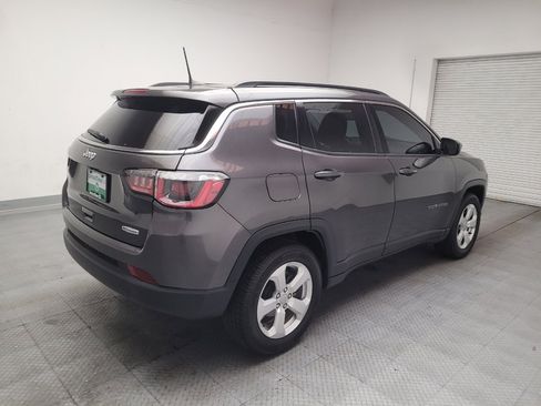 Used 2018 Jeep Compass Latitude w/ Popular Equipment Group FWD image 9