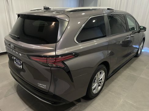 Used 2021 Toyota Sienna Limited AWD/4WD image 6