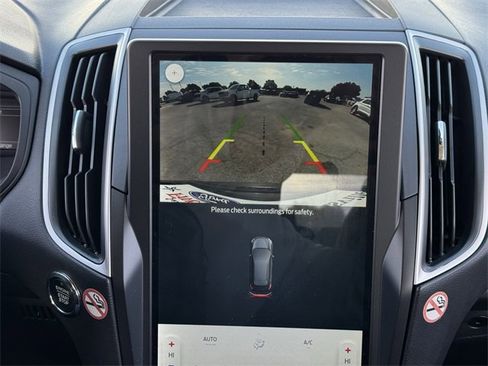 Certified 2024 Ford Edge SEL image 17
