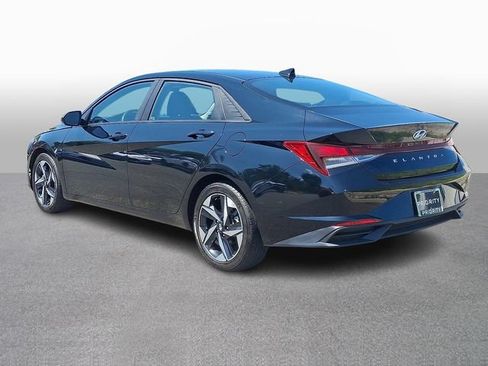 Used 2023 Hyundai Elantra SEL w/ Convenience Package FWD image 6