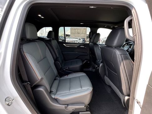 New 2026 GMC Acadia AT4 w/ Luxury Package AWD/4WD image 14
