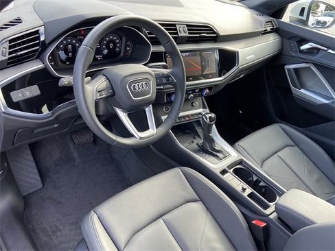 Certified 2025 Audi Q3 2.0T Premium Plus w/ Premium Plus Package image 23