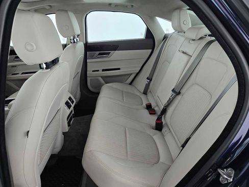 Used 2019 Jaguar XF Prestige image 33