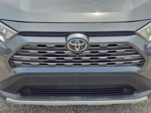 Used 2019 Toyota RAV4 Limited w/ Advanced Technology Package FWD image 8