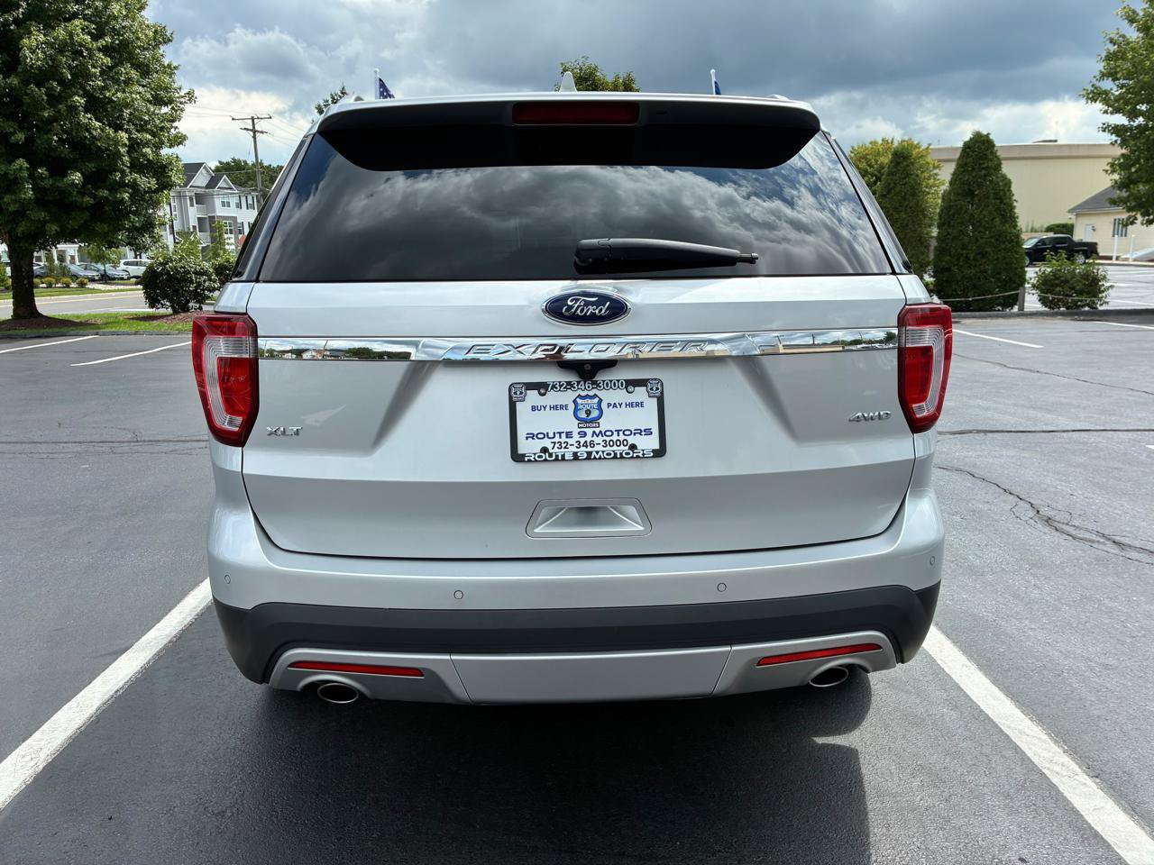 Used 2016 Ford Explorer XLT w/ Equipment Group 202A AWD/4WD image 7
