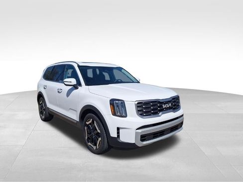 Used 2025 Kia Telluride S image 6