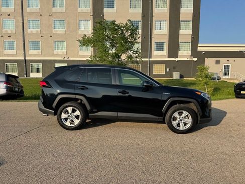 Used 2020 Toyota RAV4 XLE w/ All Weather Liner Package AWD/4WD image 13