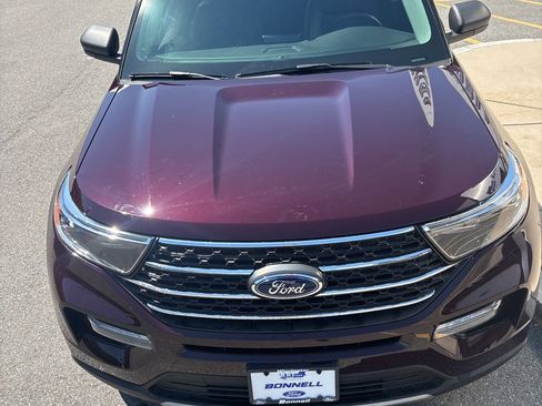Used 2023 Ford Explorer XLT w/ Equipment Group 202A AWD/4WD image 8