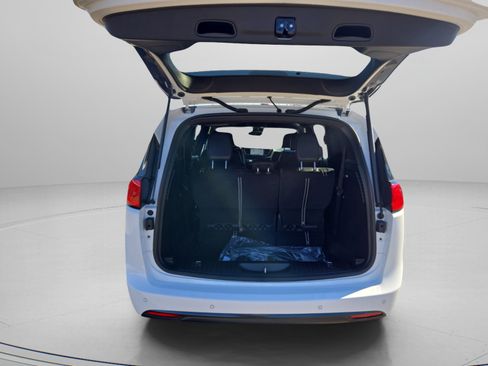 New 2026 Chrysler Voyager LX FWD image 34