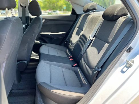 Used 2018 Hyundai Accent SE FWD image 12
