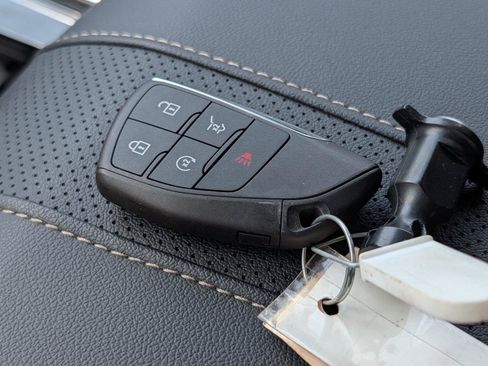 Used 2026 Chevrolet Traverse High Country w/ LPO, Floor Liner Package FWD image 21