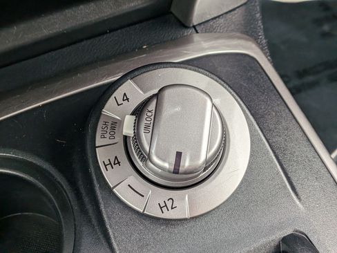 Used 2018 Toyota 4Runner SR5 Premium AWD/4WD image 24
