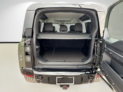 New 2026 Land Rover Defender 110 X-Dynamic SE AWD/4WD image 12