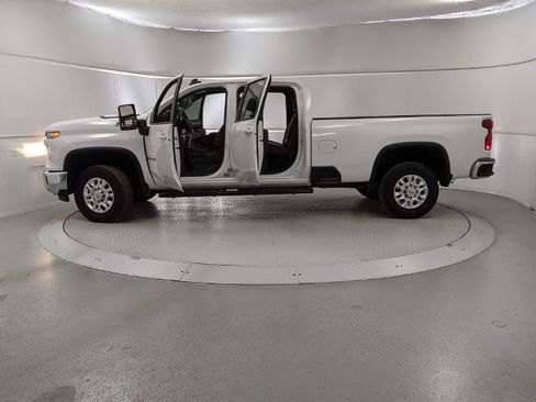 Used 2024 Chevrolet Silverado 3500 LT w/ Convenience Package image 12