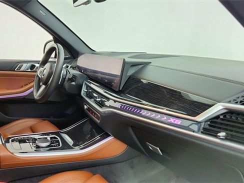 Used 2024 BMW X5 xDrive40i w/ M Sport Package image 21