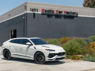 Used 2023 Lamborghini Urus S