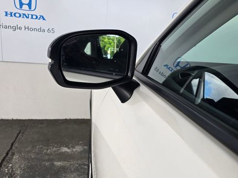 Used 2024 Honda HR-V LX image 31