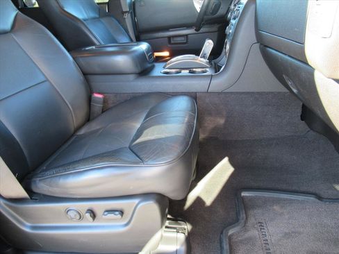 Used 2008 HUMMER H2 image 9