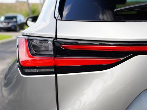 Used 2024 Lexus NX 250 FWD image 14