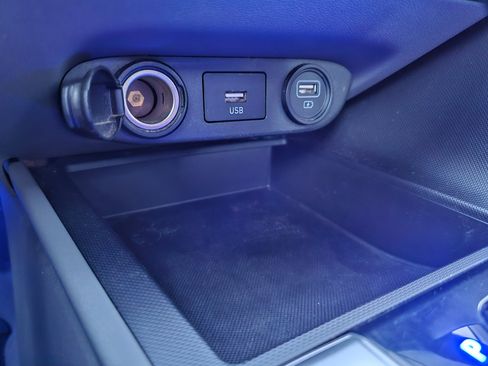 Used 2022 Hyundai Elantra SEL image 50