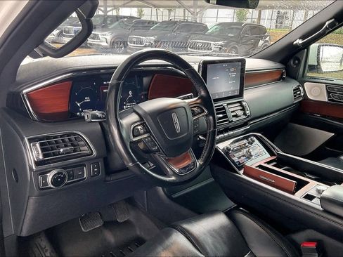 Used 2020 Lincoln Navigator L Reserve w/ Equipment Group 208A Reserve AWD/4WD image 14