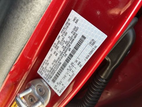 Used 2020 Ford Escape SE image 34