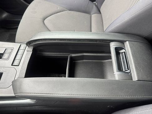 Used 2021 Toyota Highlander LE AWD/4WD image 34