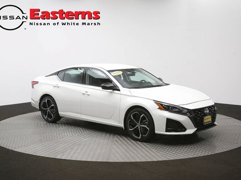 Used 2025 Nissan Altima 2.5 SR FWD image 47