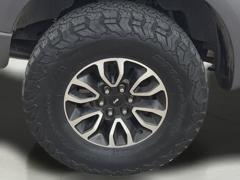 Used 2014 Ford F150 Raptor w/ Equipment Group 801A Luxury AWD/4WD image 17