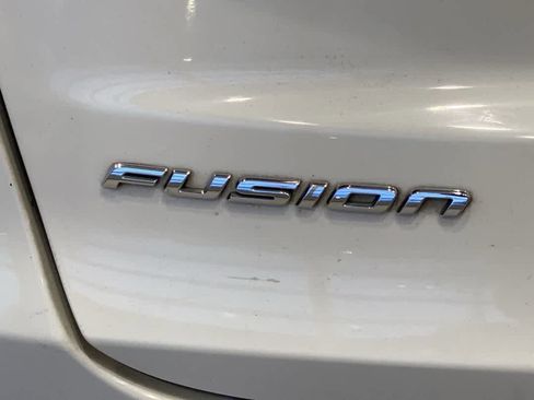Used 2020 Ford Fusion SE image 11