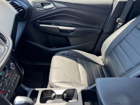 Used 2019 Ford Escape Titanium AWD/4WD image 12