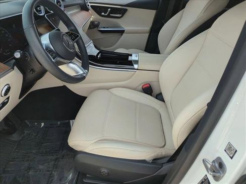 Used 2023 Mercedes-Benz GLC 300 4MATIC image 16