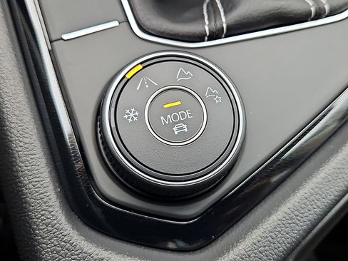 New 2026 Volkswagen Taos SE AWD/4WD image 17
