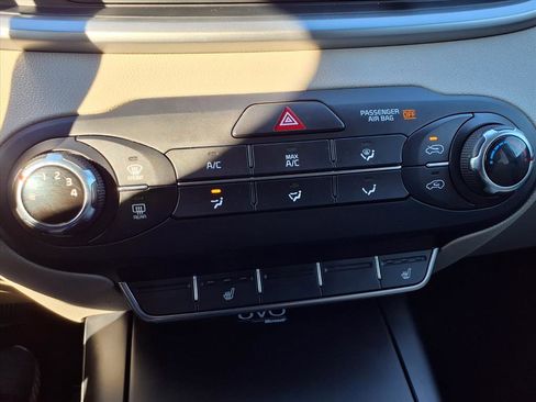 Used 2016 Kia Sorento LX w/ LX Convenience Package image 7