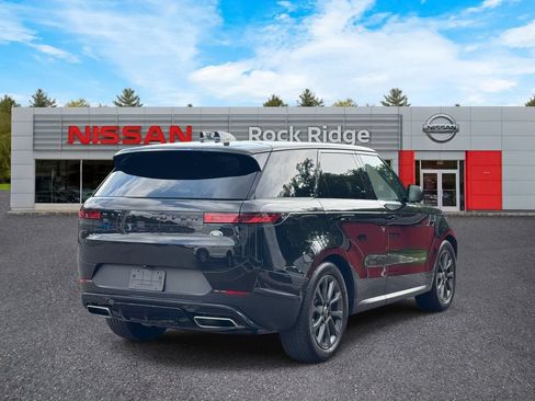 Used 2023 Land Rover Range Rover Sport SE AWD/4WD image 4
