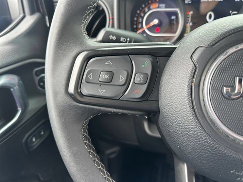Used 2025 Jeep Wrangler Unlimited Rubicon AWD/4WD image 28