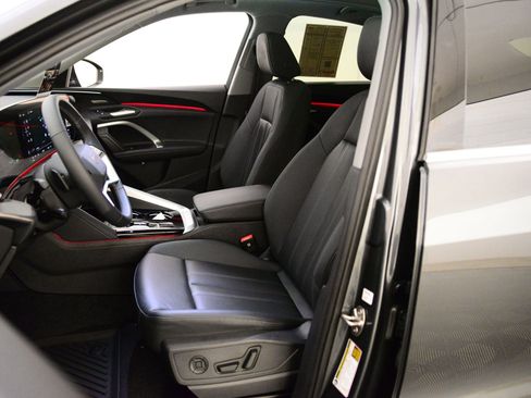 New 2025 Audi Q5 Premium Plus image 4