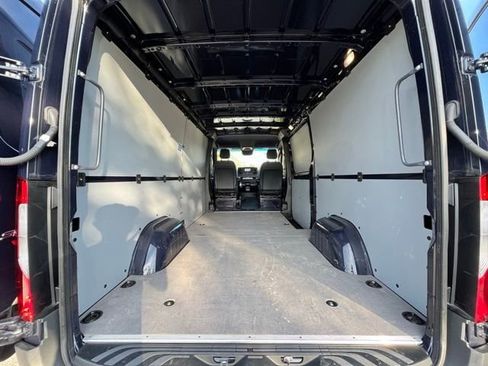 Used 2024 Mercedes-Benz Sprinter 2500 image 9