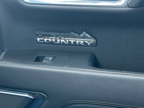 Used 2023 Chevrolet Silverado 1500 High Country w/ High Country Premium Package AWD/4WD image 29