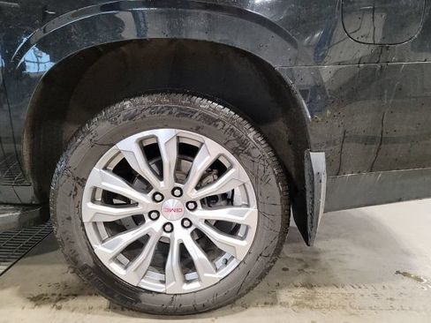 Used 2022 GMC Yukon XL Denali AWD/4WD image 14