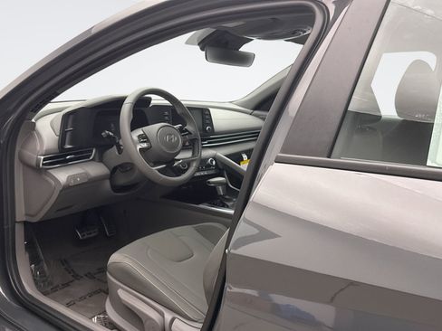 Used 2025 Hyundai Elantra Sport w/ Cargo Package FWD image 10