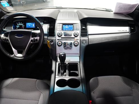 Used 2018 Ford Taurus SEL image 10