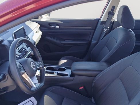 Used 2024 Nissan Altima 2.5 SV image 17