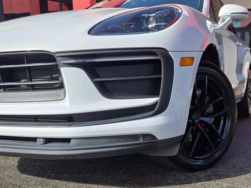 Used 2022 Porsche Macan AWD/4WD image 4