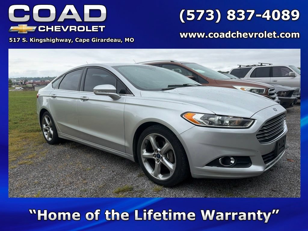 Used 2015 Ford Fusion SE FWD image 1