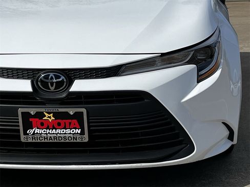 Used 2024 Toyota Corolla LE image 8